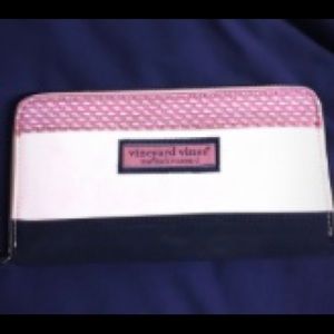 Vineyard Vines Classic Whale Print Wallet